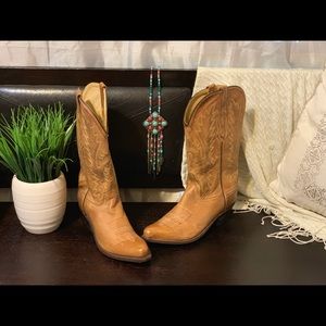 Old West Distressed Leather Cowgirl Boots